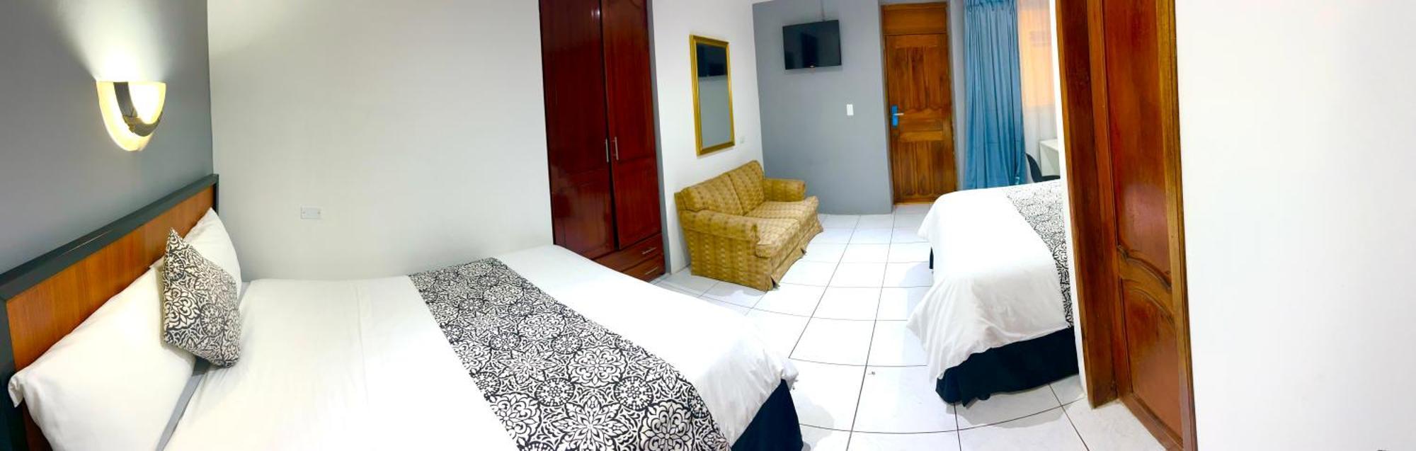 Accel Hotel La Quinta Ibarra Exterior photo
