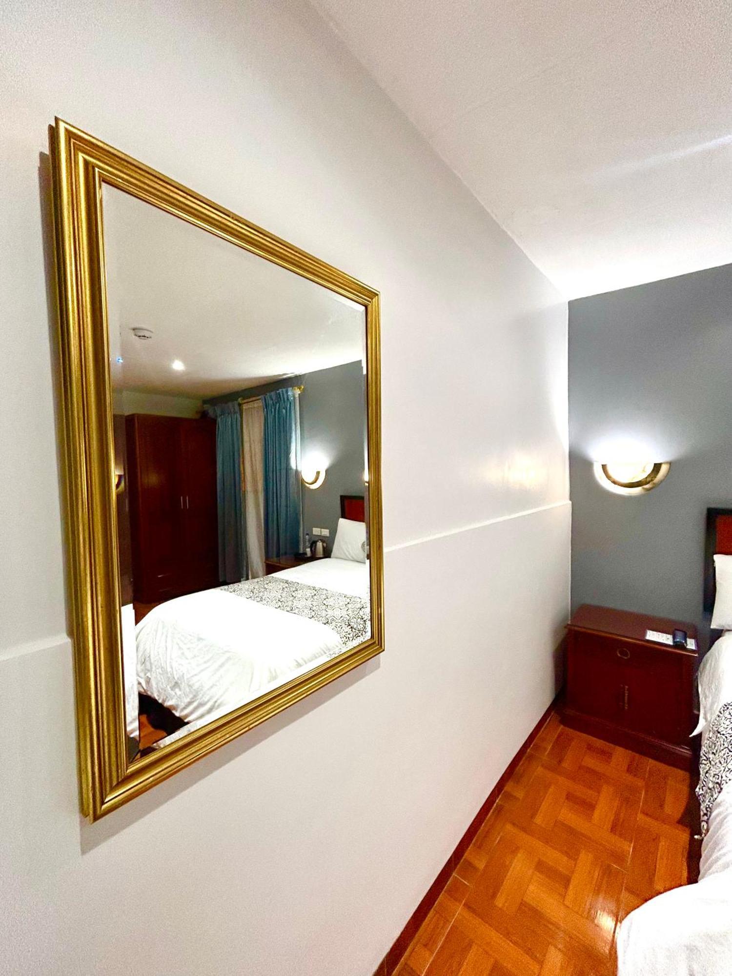Accel Hotel La Quinta Ibarra Exterior photo
