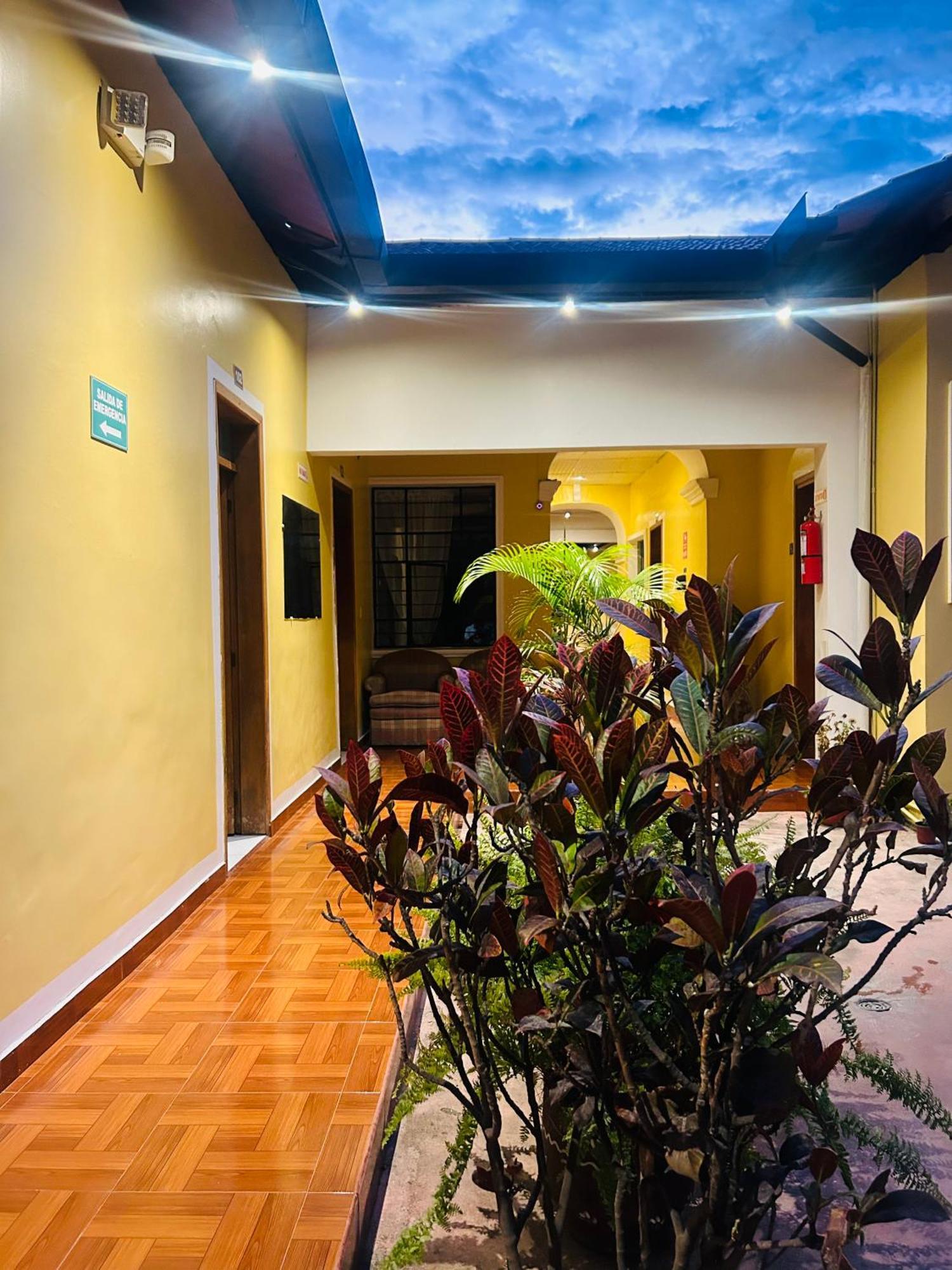 Accel Hotel La Quinta Ibarra Exterior photo