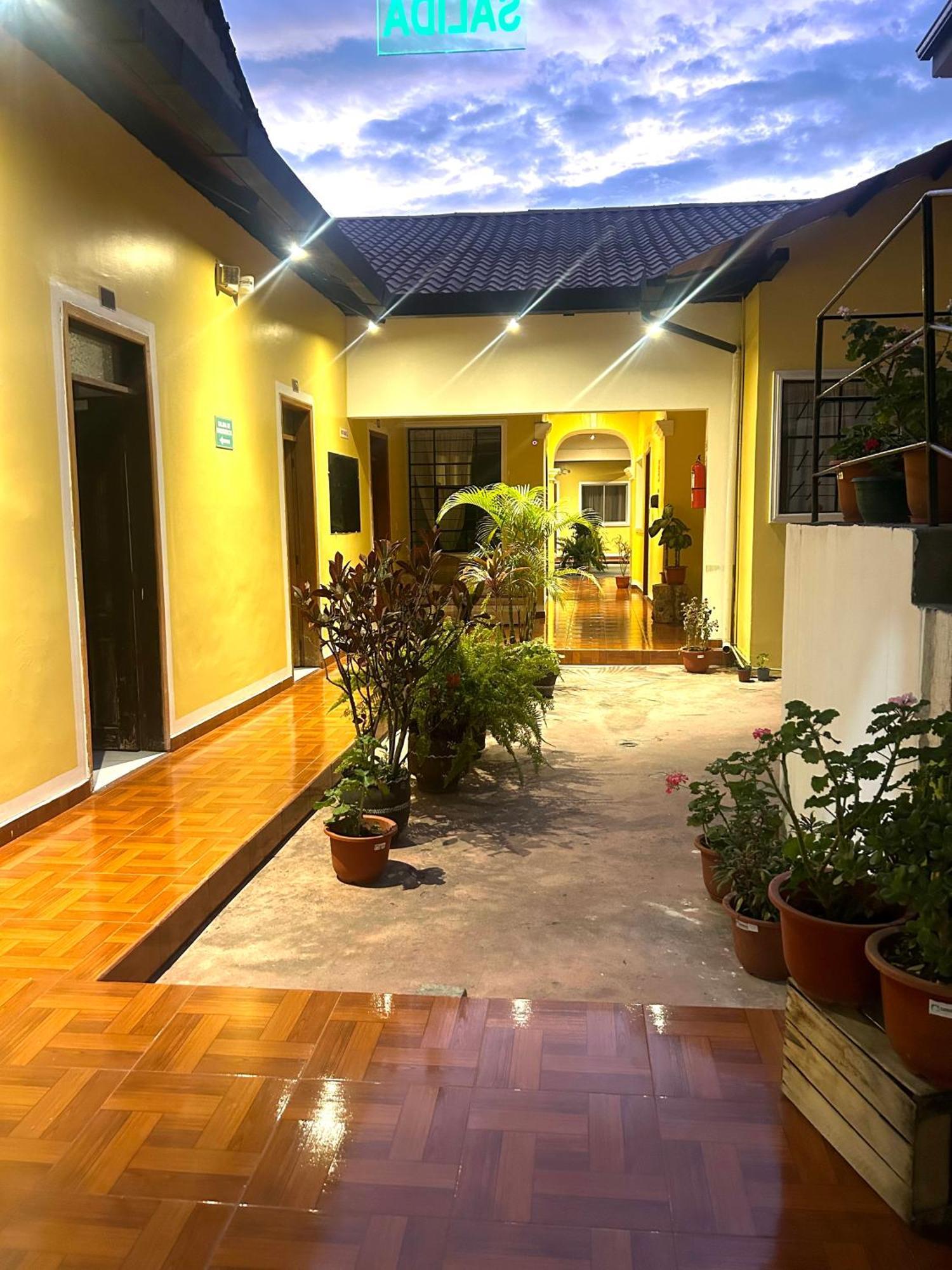 Accel Hotel La Quinta Ibarra Exterior photo