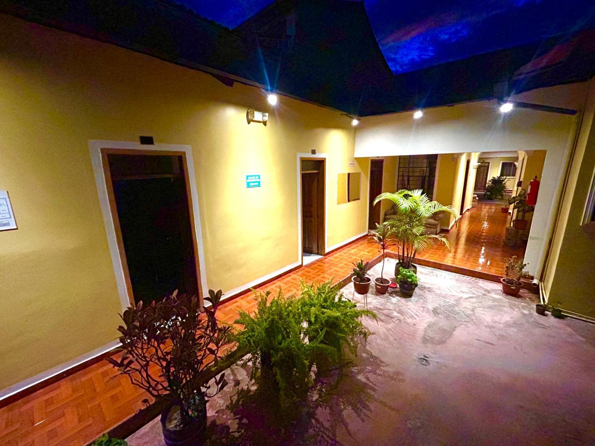 Accel Hotel La Quinta Ibarra Exterior photo