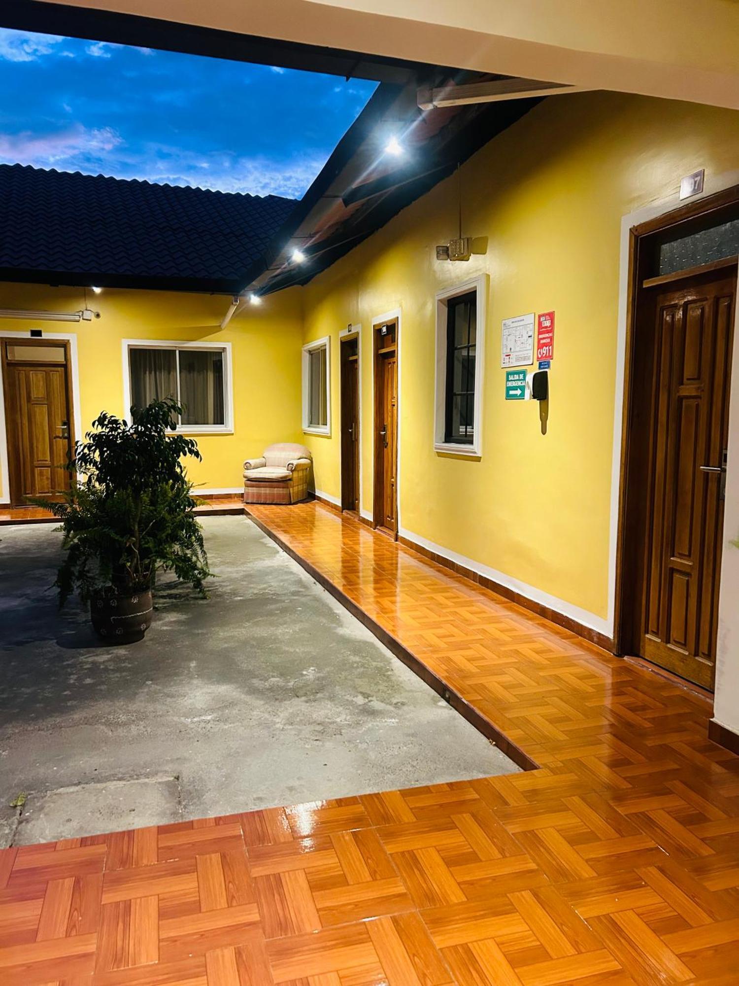 Accel Hotel La Quinta Ibarra Exterior photo